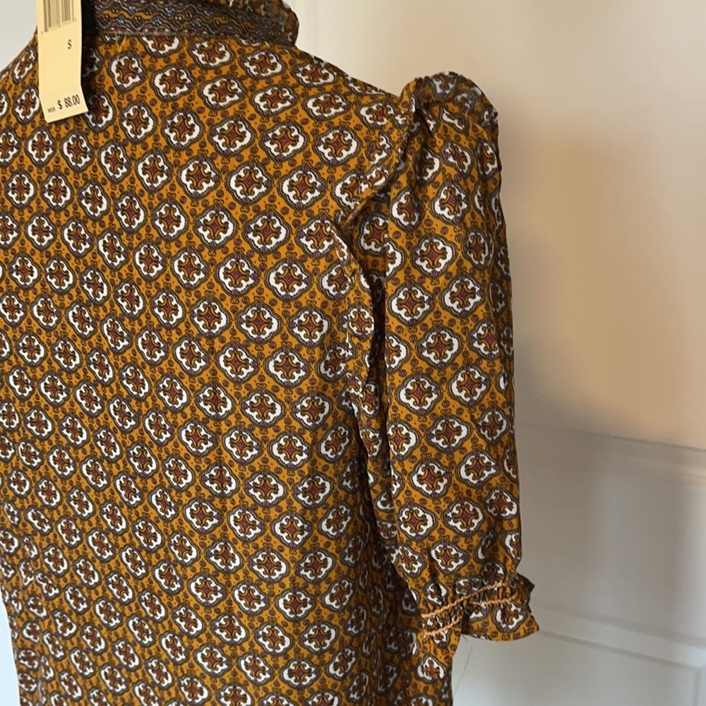 NWT Ruffle Collar Patterned Blouse - Picture 10 of 10